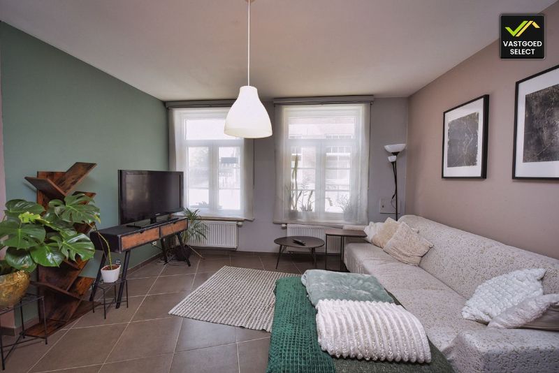 Instapklaar appartement met tuin te koop in hartje Eeklo – Kerkstraat 16 foto {{pictureIndex}}