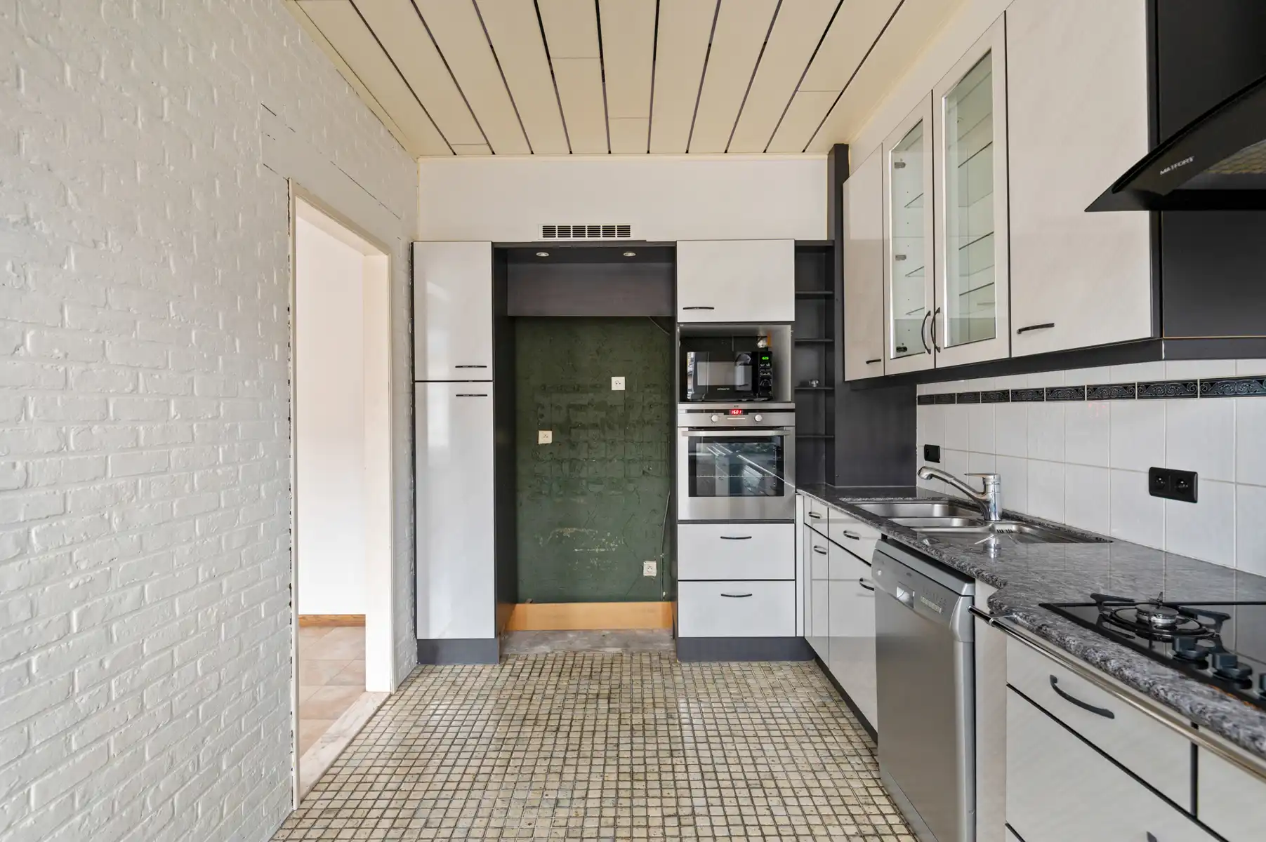 Gelijkvloers handelsruimte met koer én woonst op verdieping foto 20