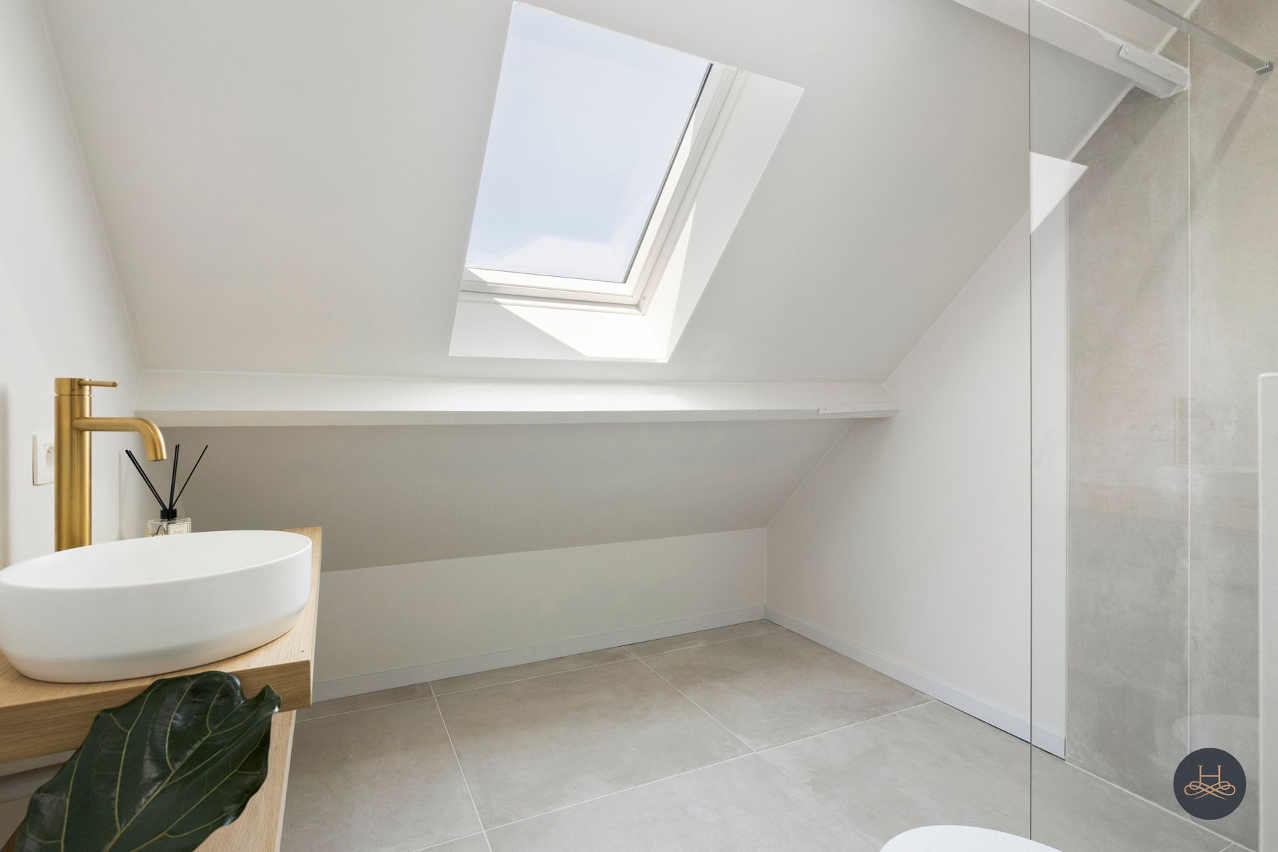 Stijlvolle, energiezuinige en gerenoveerde woning met tuin foto 23
