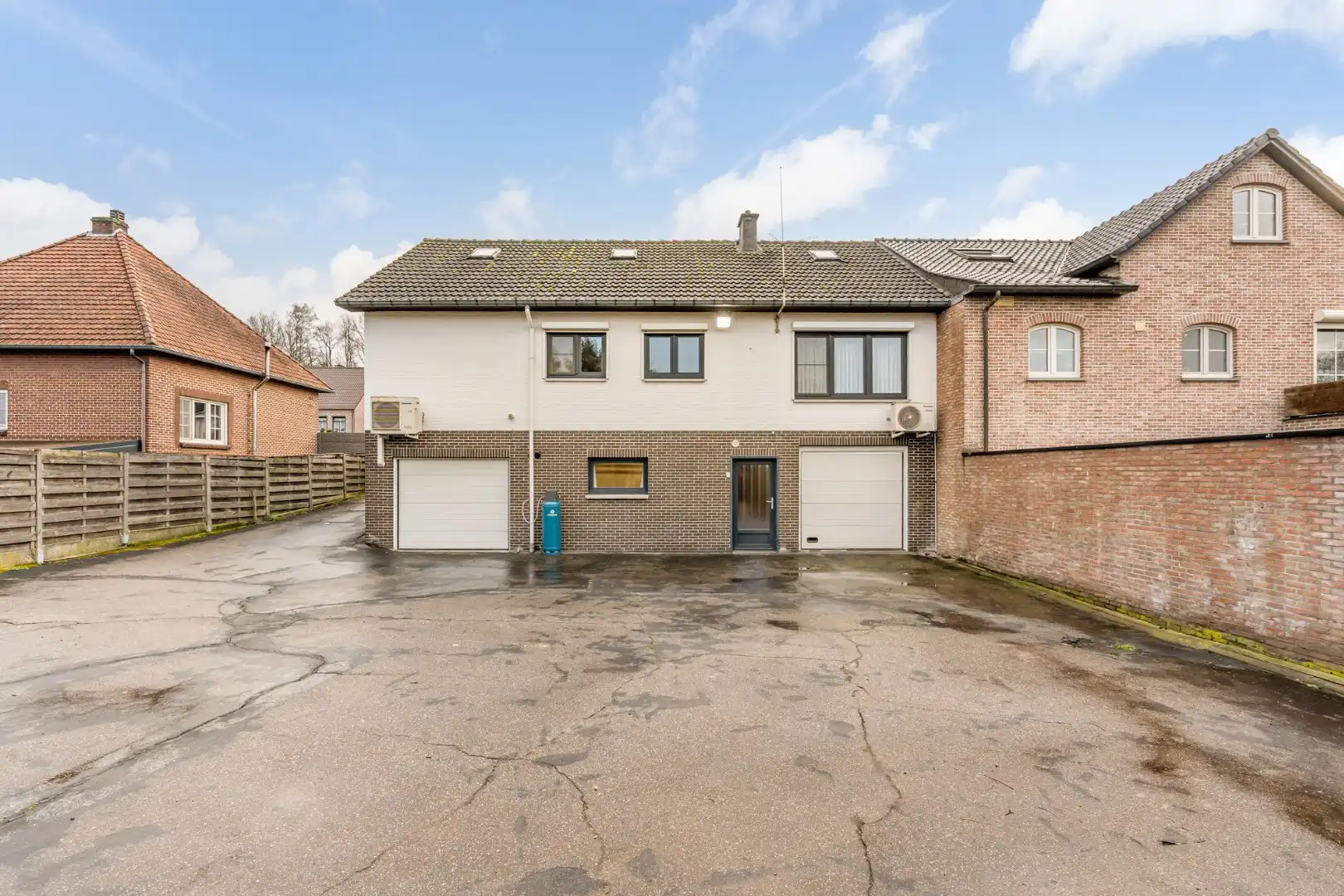 Halfvrijstaande woning op een perceel van 7a31ca, met aparte bureelruimte en inpandige garage! foto 21