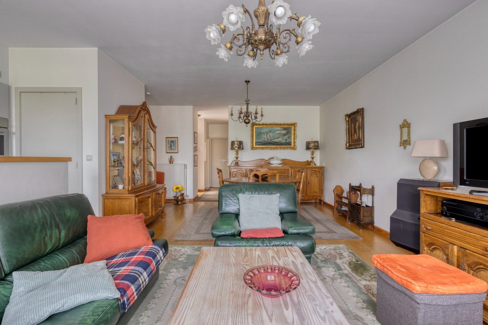 Instapklaar 2-slaapkamer appartement met zonnig terras en optionele garagebox foto 5