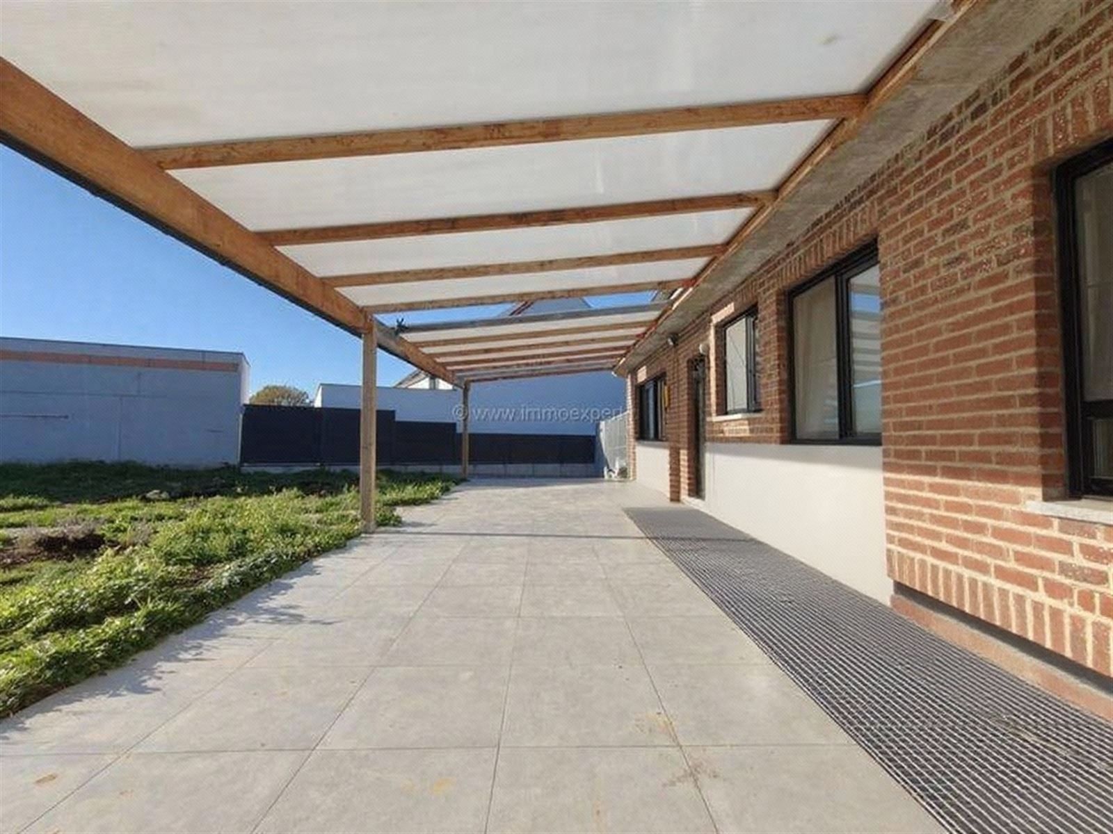 DILBEEK: Ruime gerenoveerde gezinswoning met 5 slpks en 2 badkamers foto 6