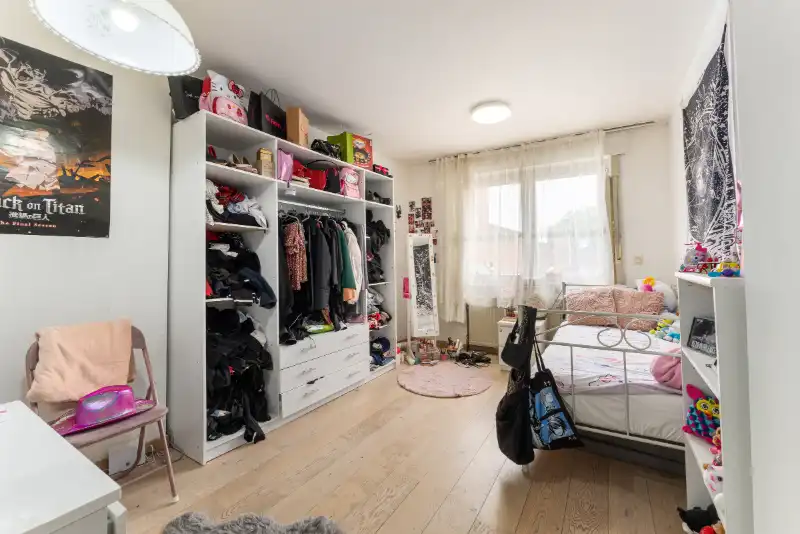 Genoveerd appartement met drie slaapkamers en terras van 82m² foto 8