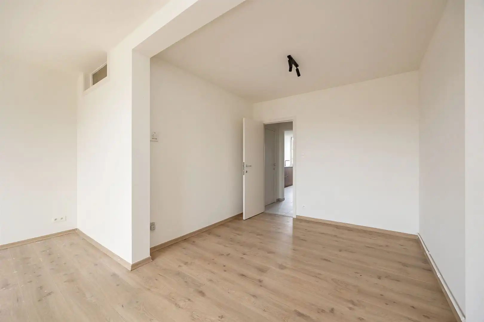 Gerenoveerd appartement in het hippe BOHO foto 7