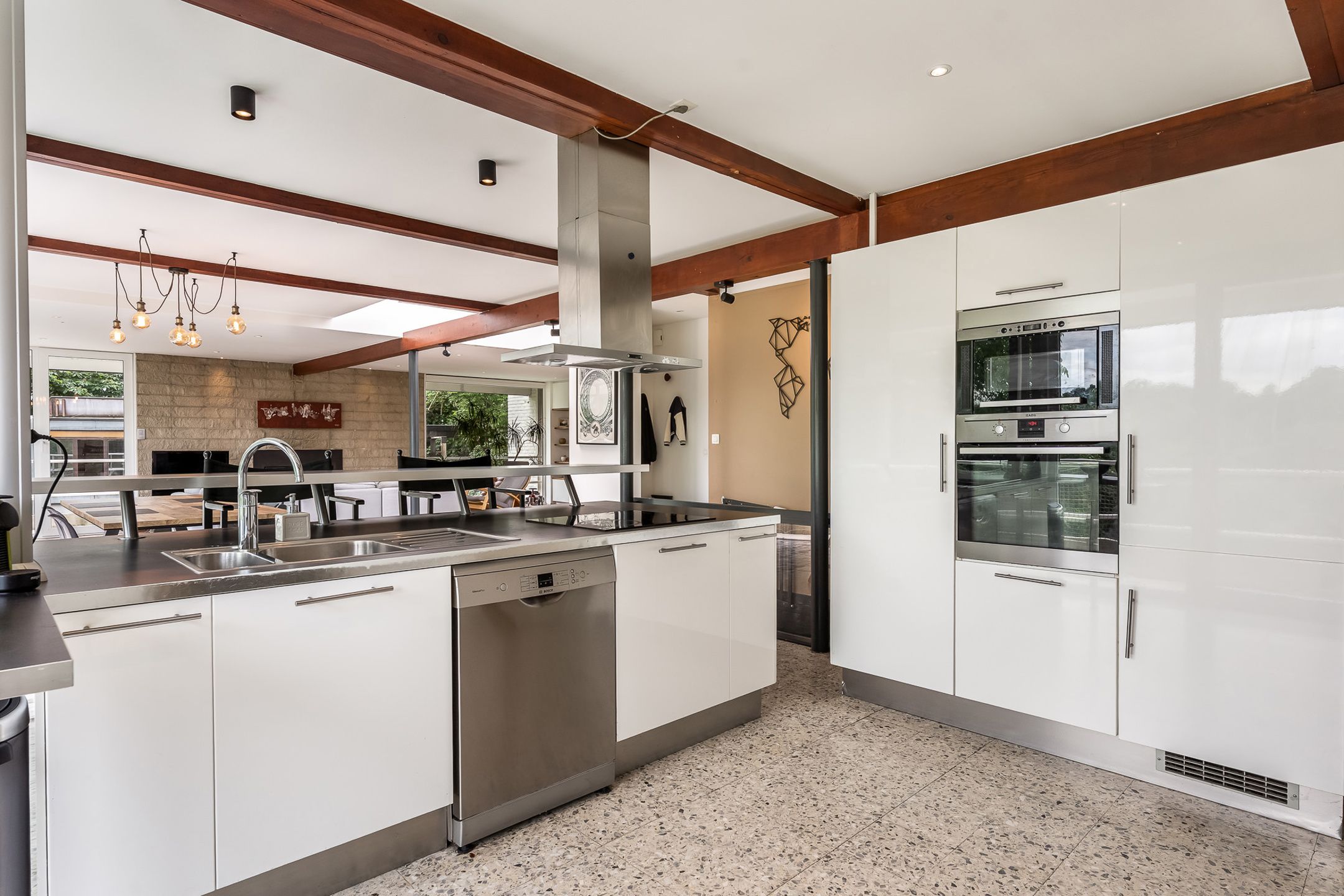 Unieke woning met uitzicht op de Jekervallei foto 13