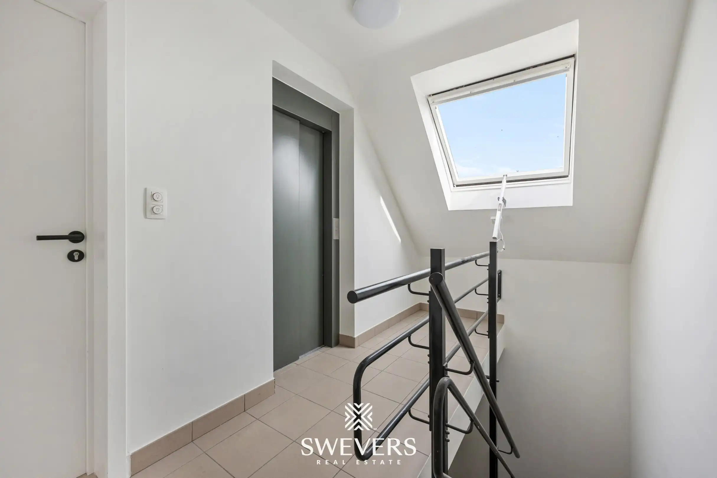Gerenoveerd 1-slaapkamerappartement nabij centrum Hasselt foto 13