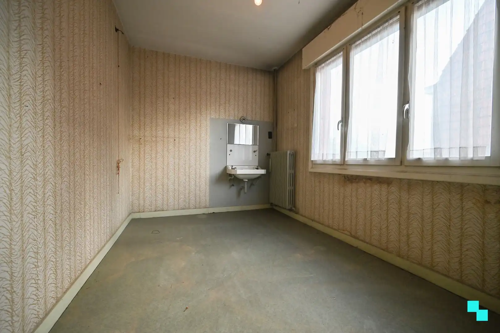 Zeer ruime & authentieke woning in Izegem foto 15