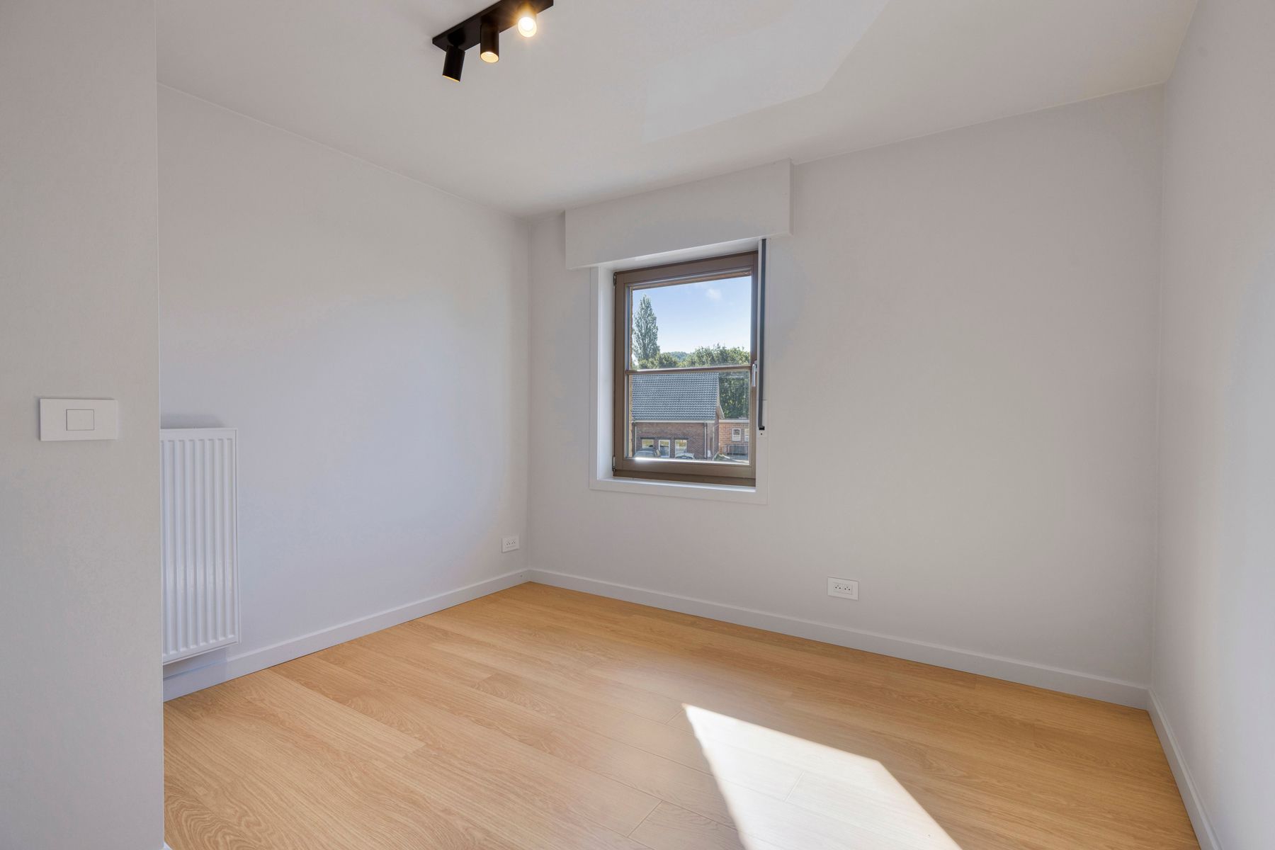 Gerenoveerde woning met 3 slaapkamers foto 13