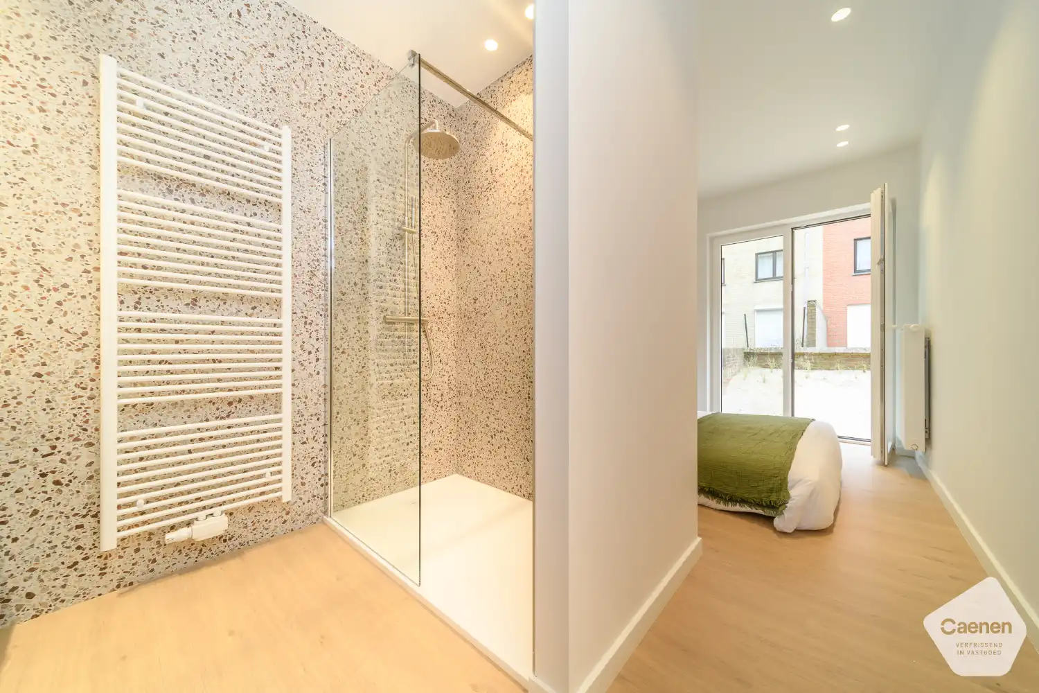 Luxueus gerenoveerd gelijkvloers appartement met zeezicht en zuidgerichte tuin foto 11