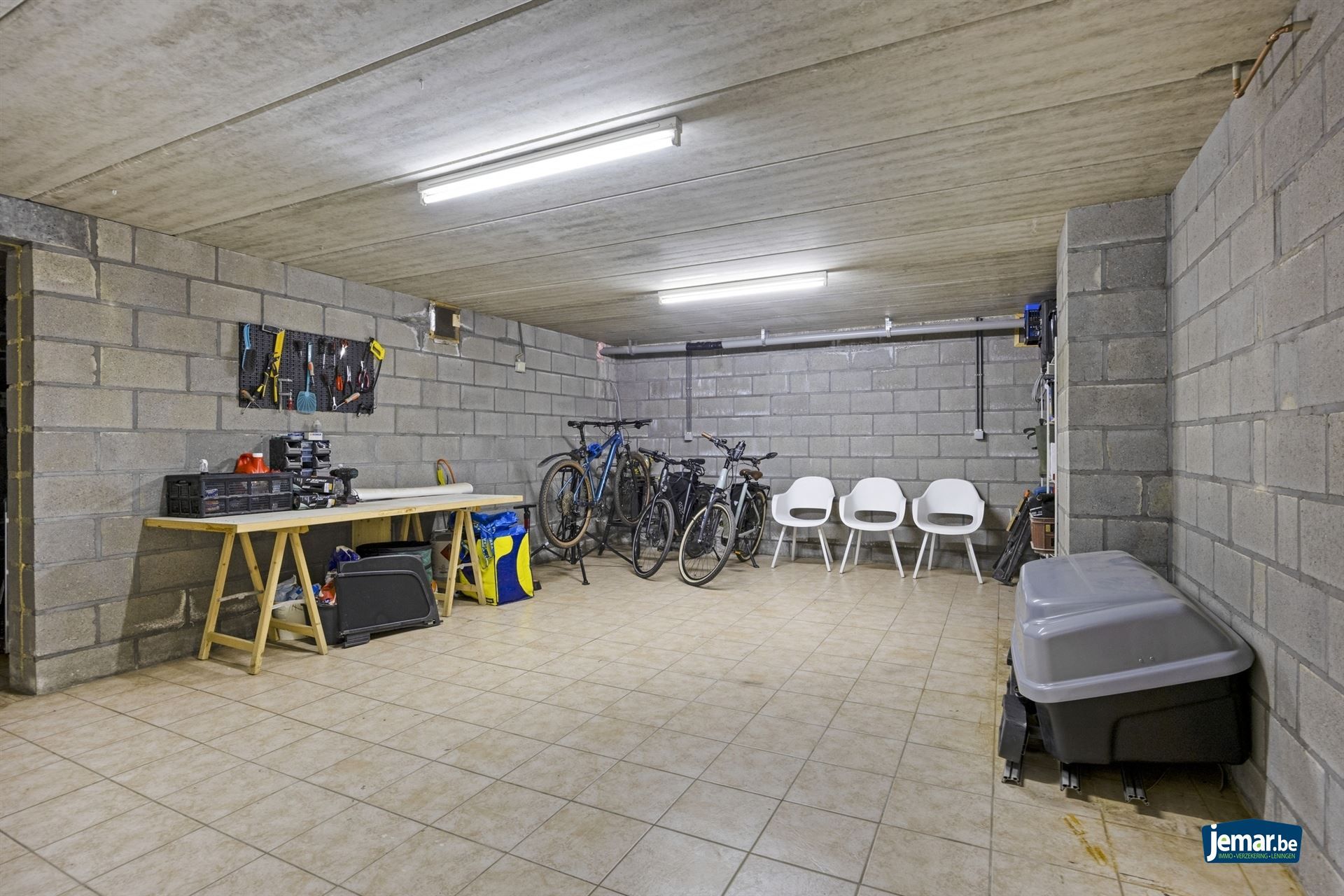 Ruime gezinswoning met 4 slaapkamers en 2 badkamers foto 49