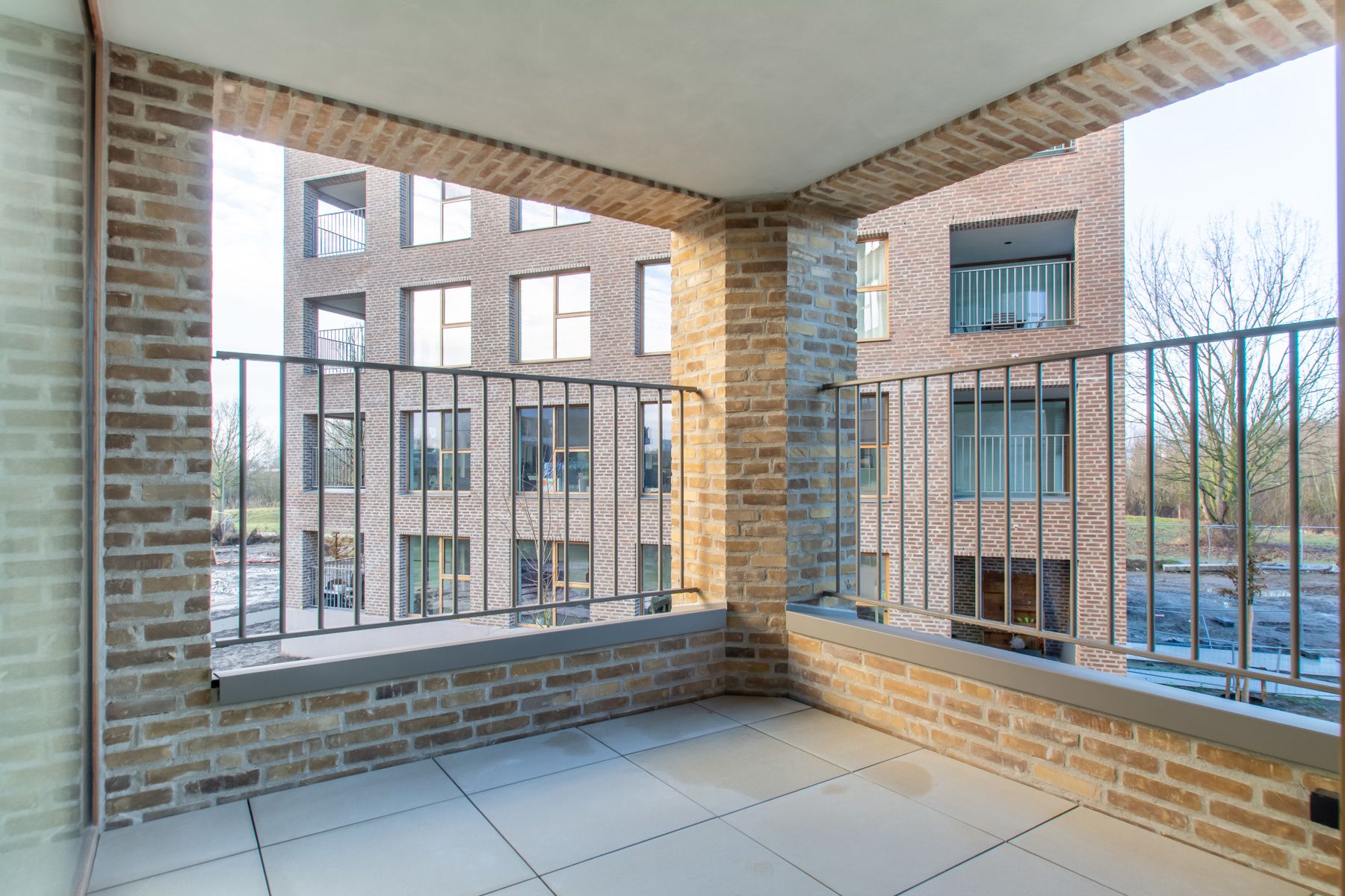 Rustig, en comfortabel 2slpk app. met mooi terras  foto 4