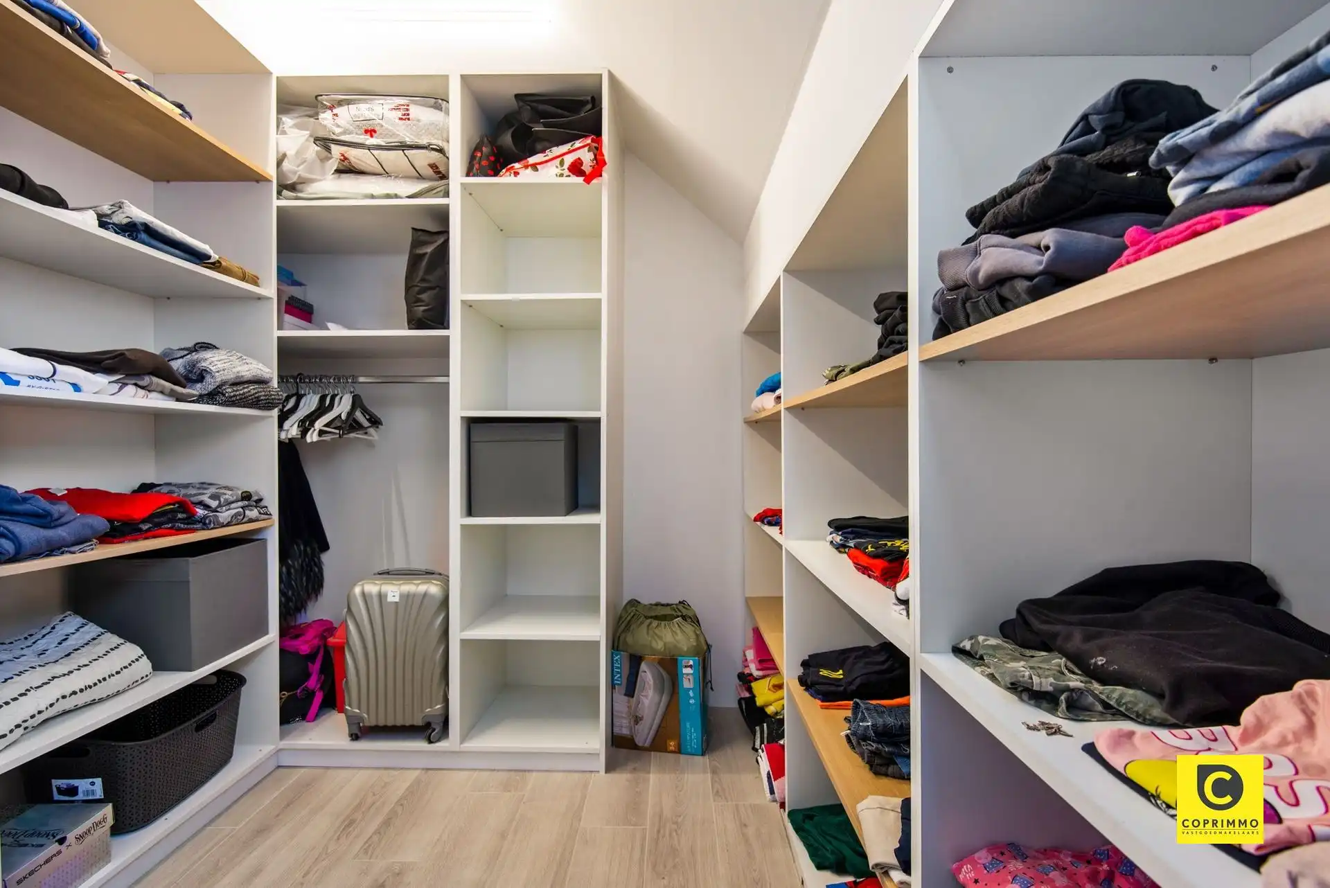 Woning: 4 slk + magazijn foto 18