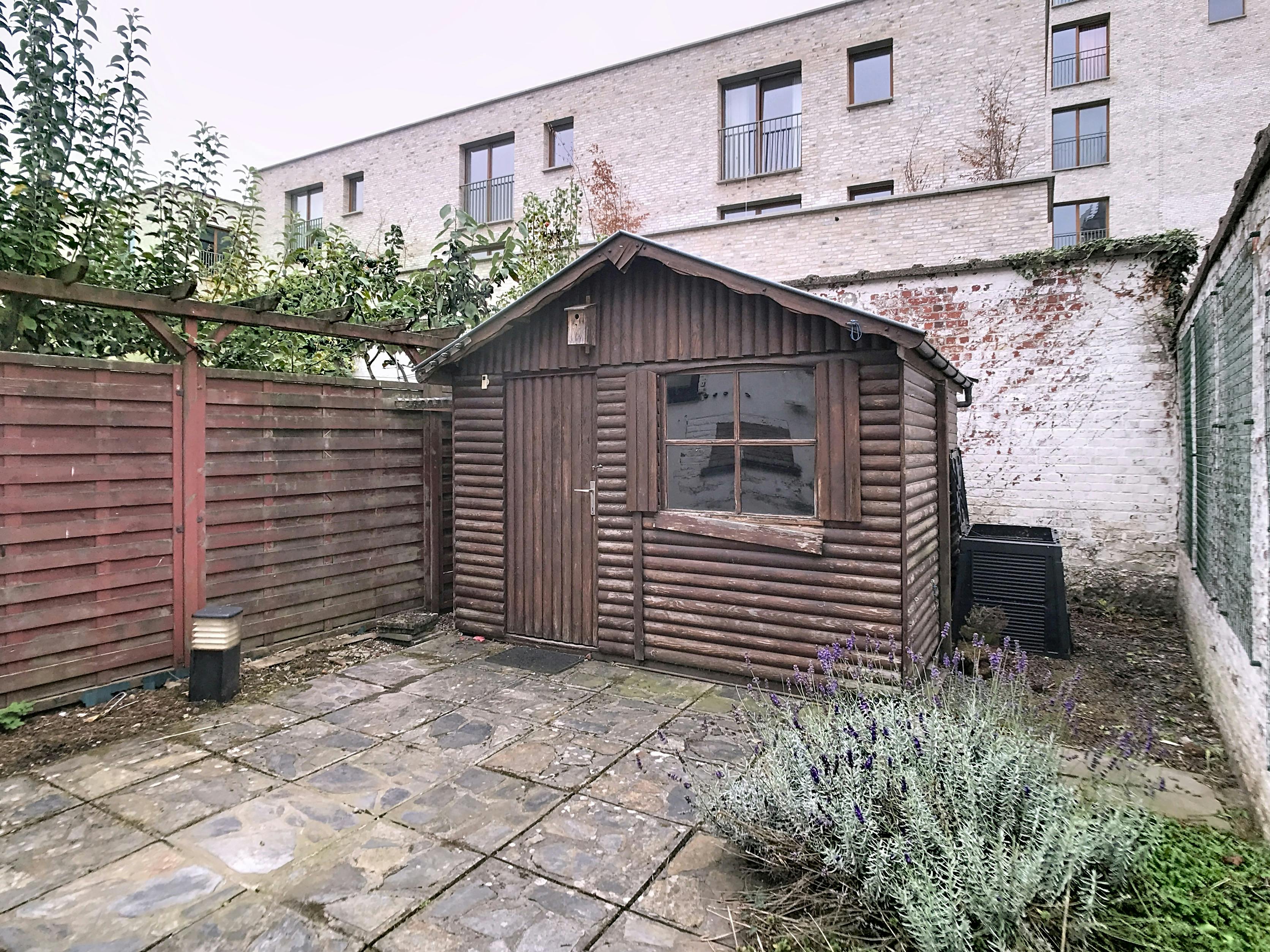 Huis te koop in Ieper centrum met 3 slaapkamers en stadstuin foto 13