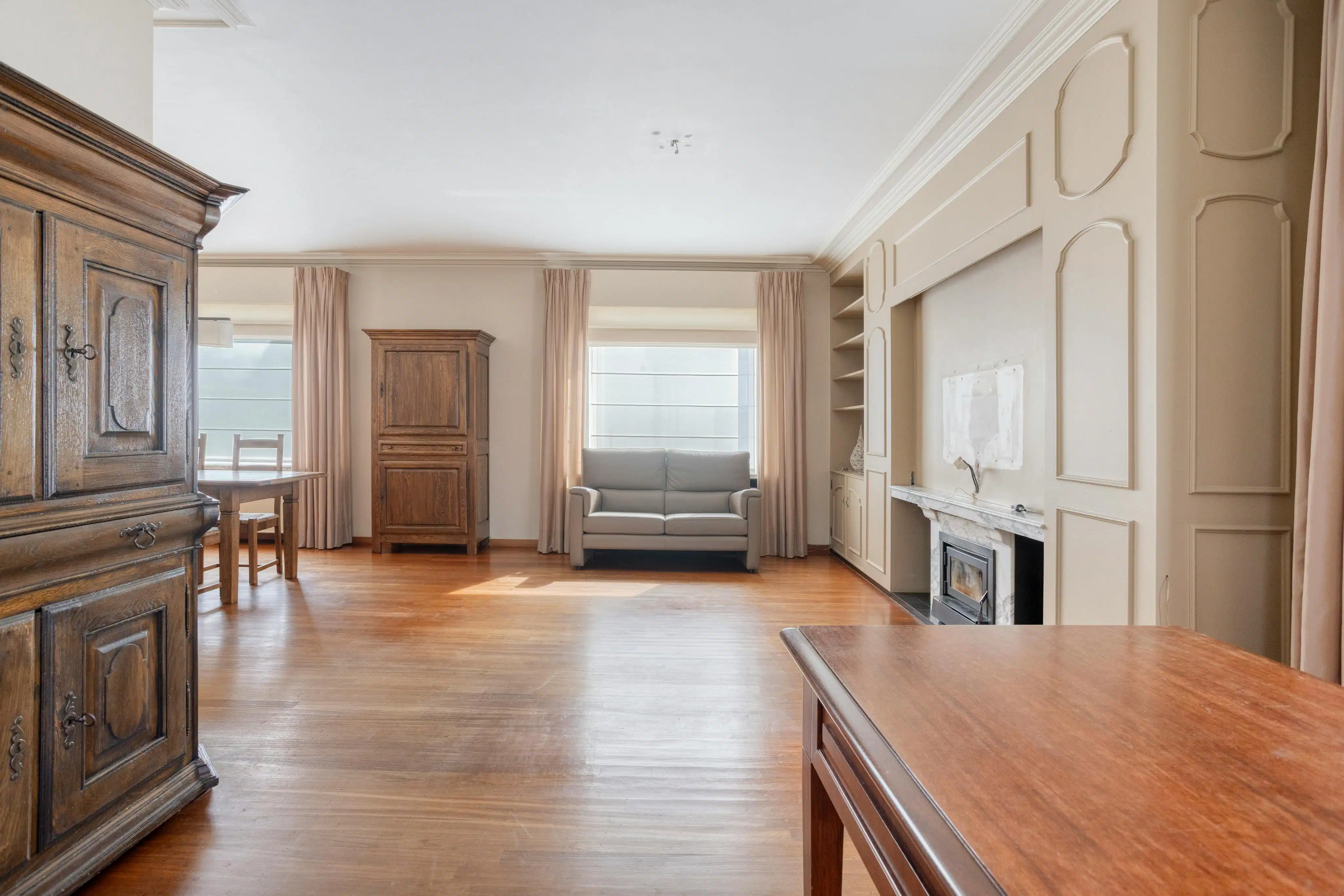 Ruime eigendom met woning, loods en extra bouwgrond foto 3