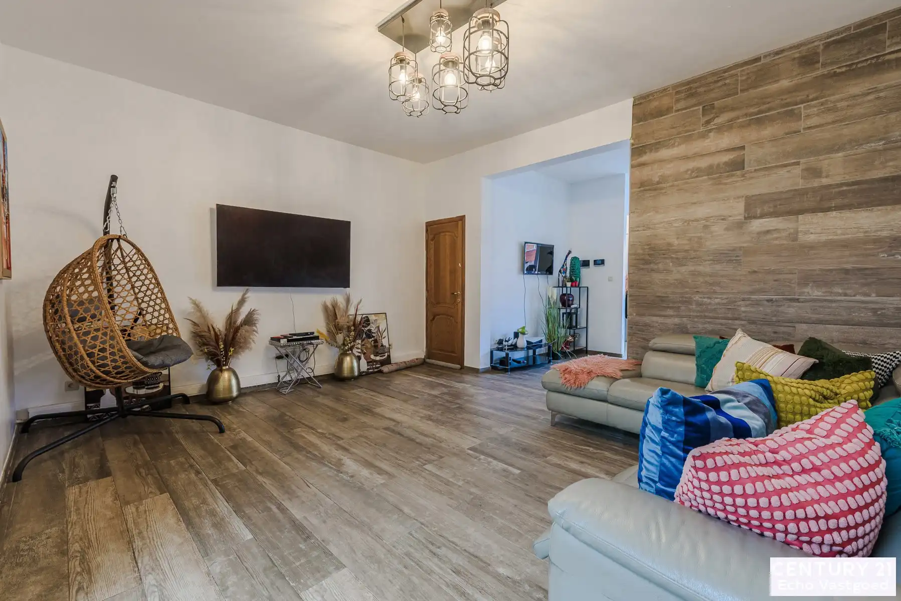 Ruime, gerenoveerde woning met 4 slpk en stadstuin foto 8