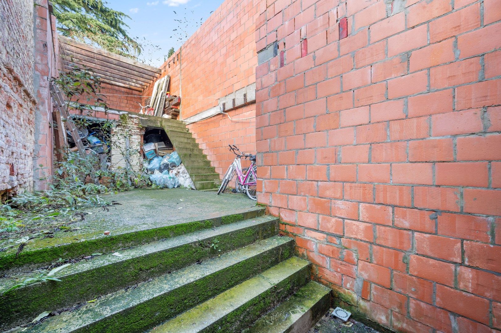 Centraal gelegen gezinswoning met 6 slaapkamers foto 23