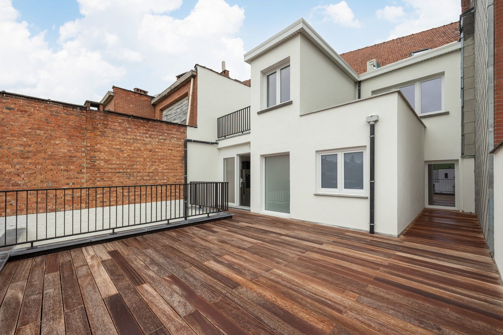 APPARTEMENT + TERRAS +/- 44m² foto {{pictureIndex}}