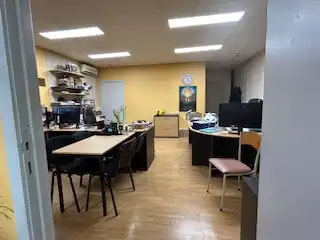 COMMERCIEEL PAND MET OPSLAGRUIMTE EN WOONHUIS OP ZICHTLOCATIE foto 6