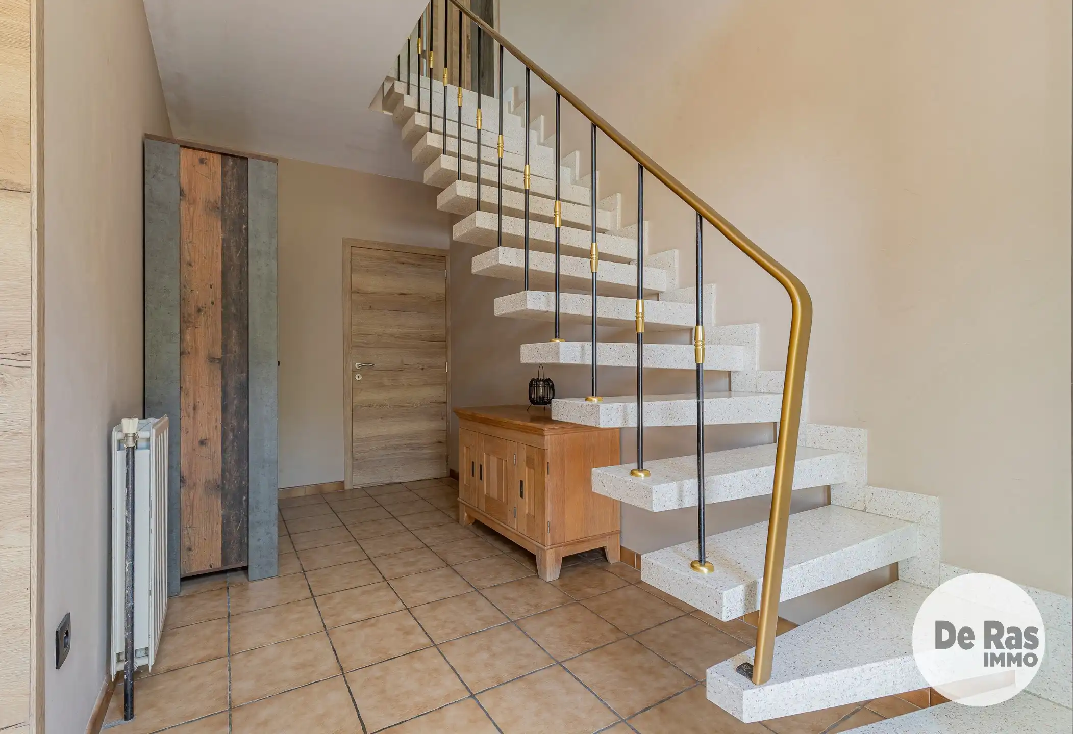 WICHELEN - Instapklare woning met 4 kamers, garage en tuin foto 2