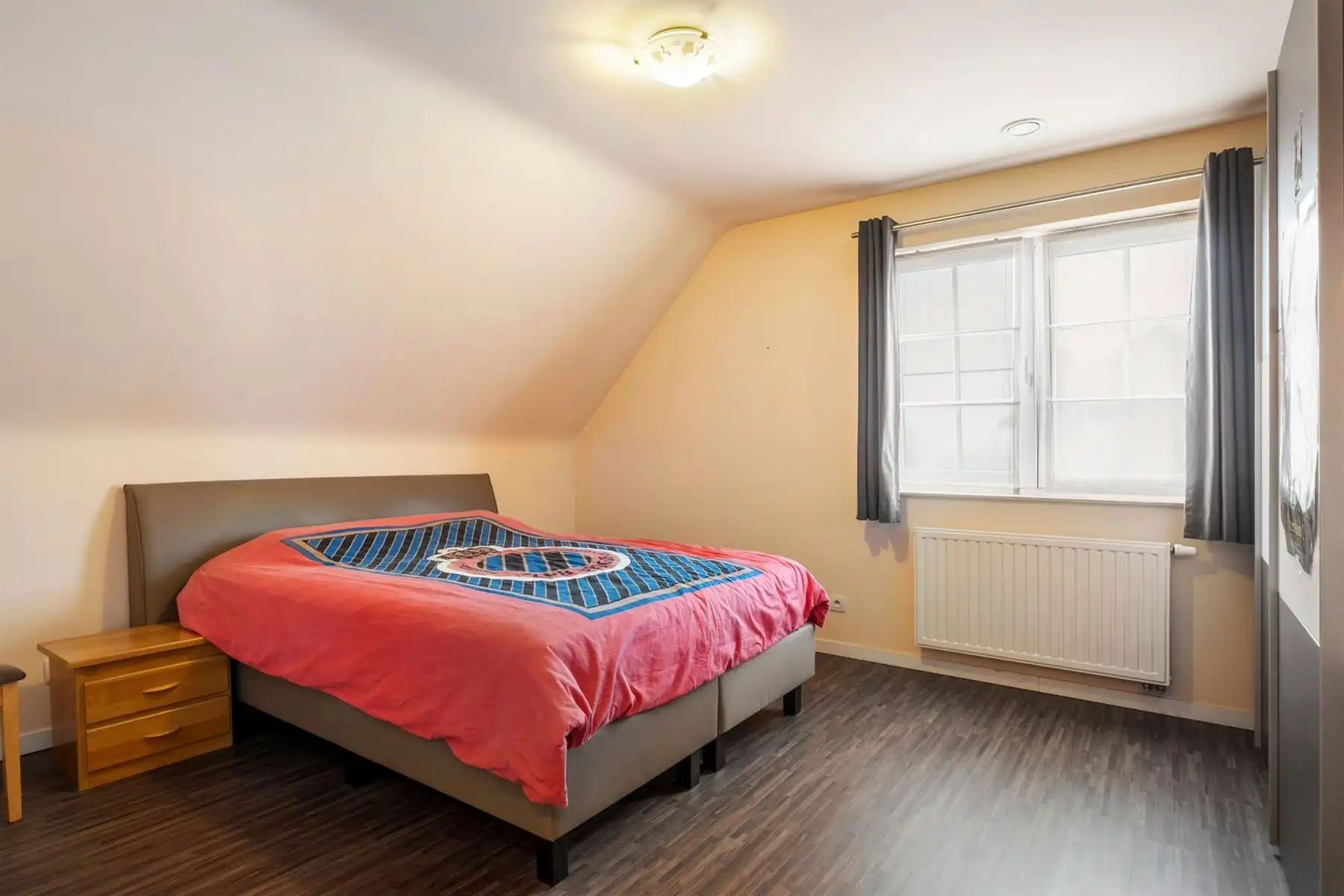 Recente woning met drie ruime slaapkamers en garage foto 10