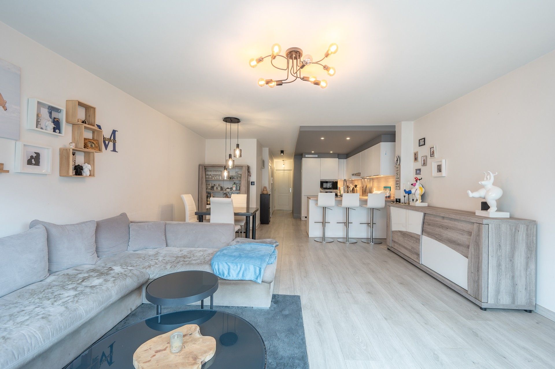 Instapklaar appartement gelegen te Duinbergen foto {{pictureIndex}}