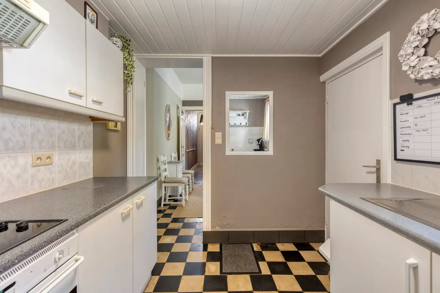 Super sympathieke woning met grote tuin en ongelooflijk veel potentieel!!!! foto 9