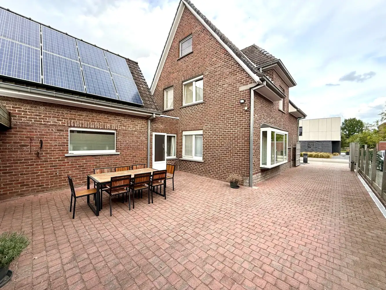 Ruime woning met mooie tuin in centrum Zingem! foto 15