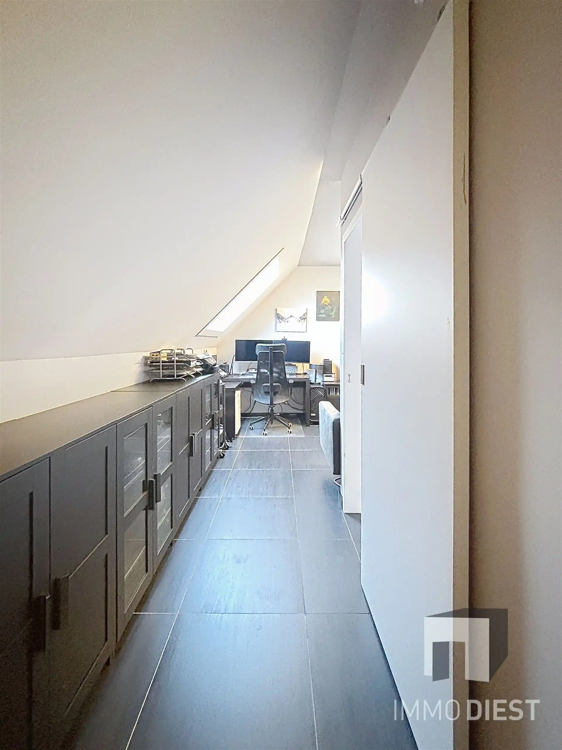 Hip wonen in alle rust: energiezuinige split-levelwoning in Zoerle-Parwijs. foto 28