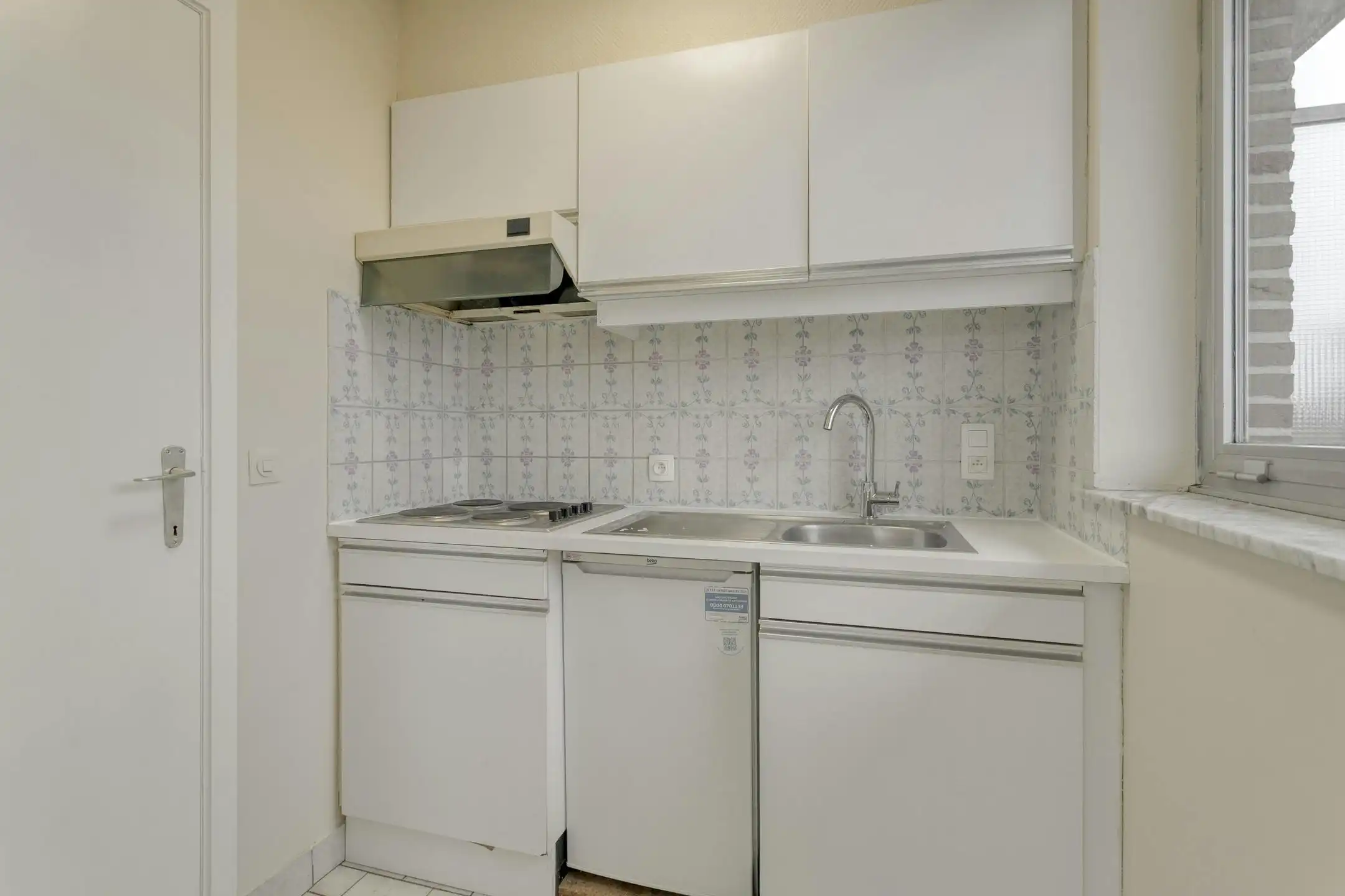 Instapklaar en lichtrijk appartement met garage in Roeselare foto 5