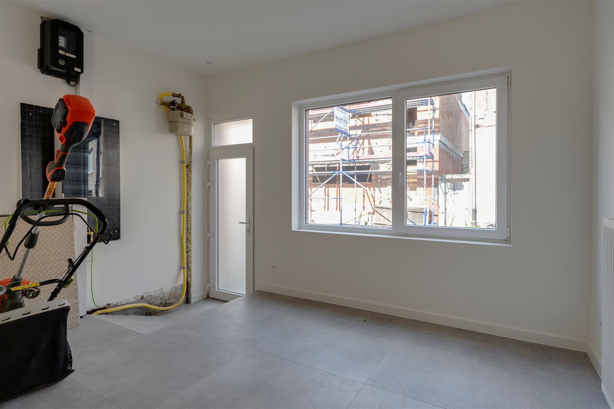 Instapklare eengezinswoning met zonnige tuin omringd door rust foto 17