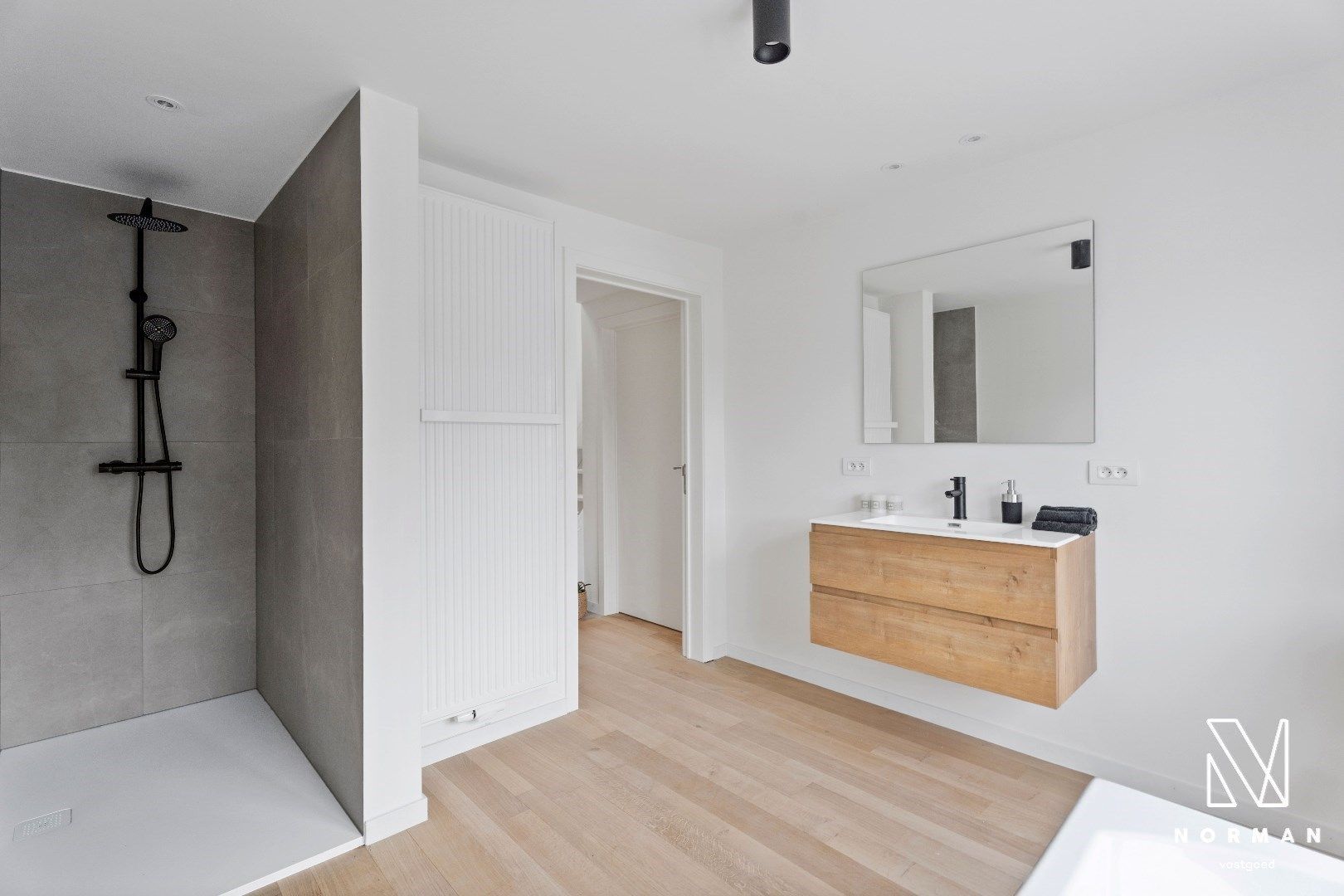 Grote woning met ruime inkom, 3 slaapkamers en landelijk verzicht foto 21