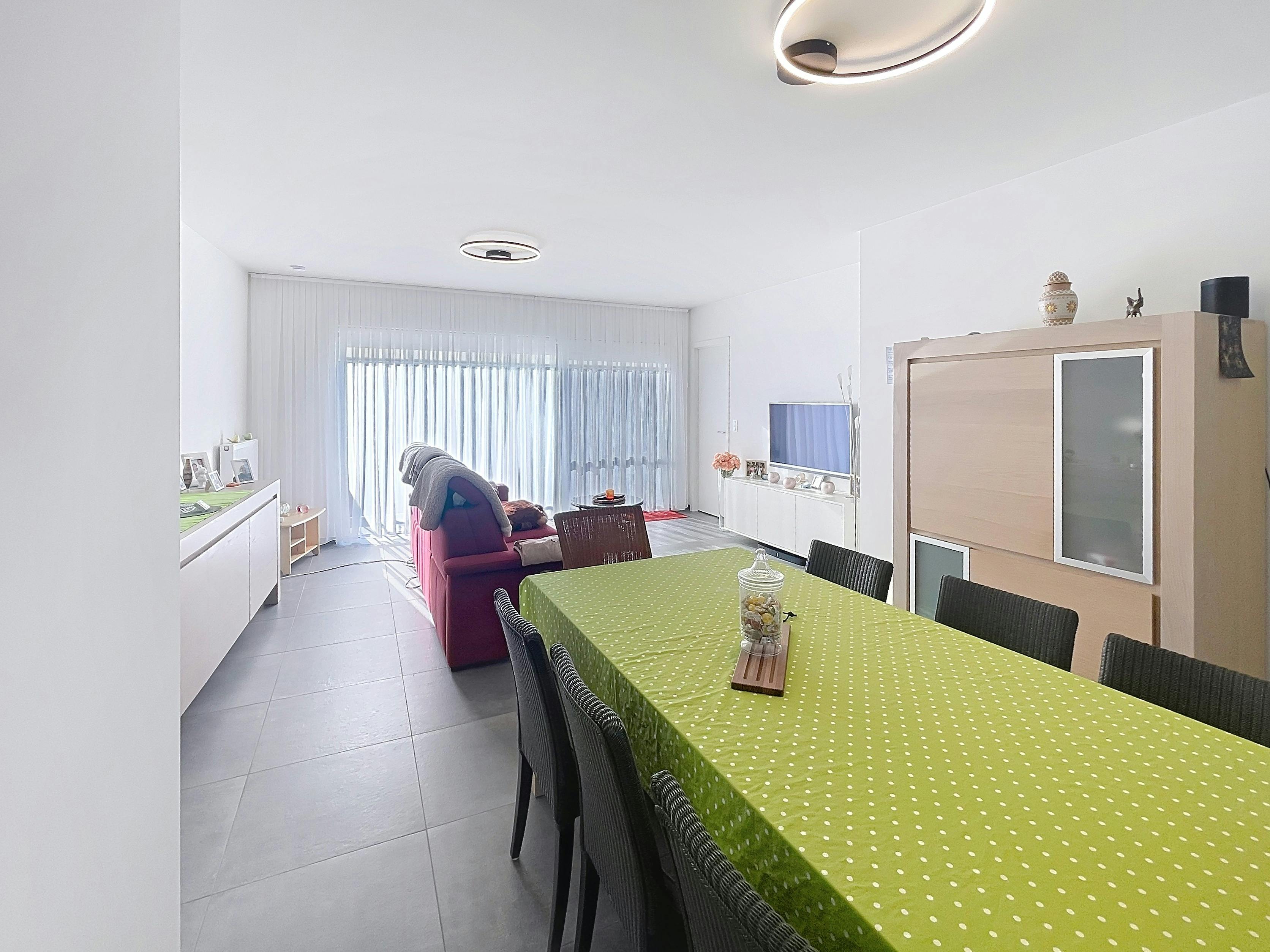 Heel recent appartement met 2 kamers te koop in Deerlijk foto 3