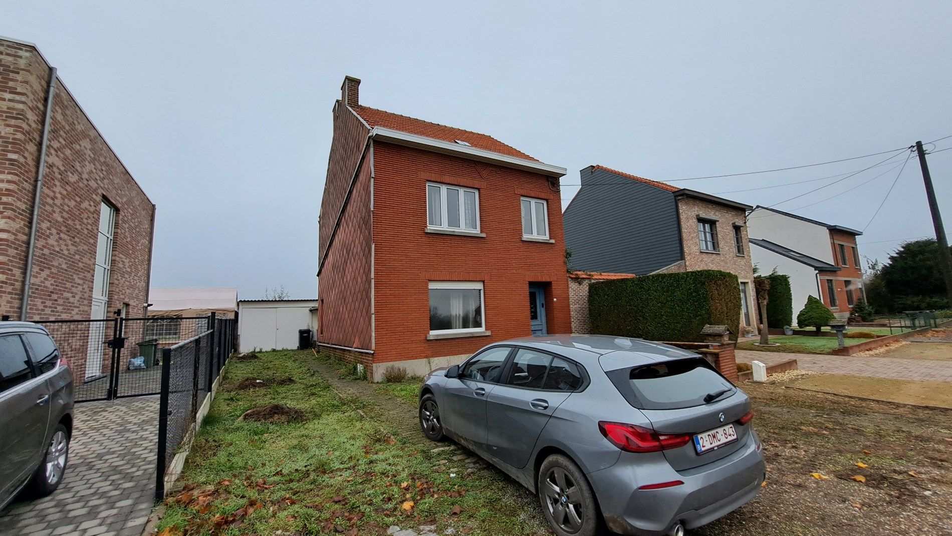 Hoofdfoto van de publicatie: Te renoveren woning met 3 slaapkamers, garage en tuin