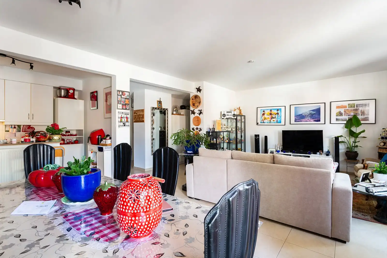 Opbrengsteigendom met 6 appartementen en 9 garageboxen foto 19