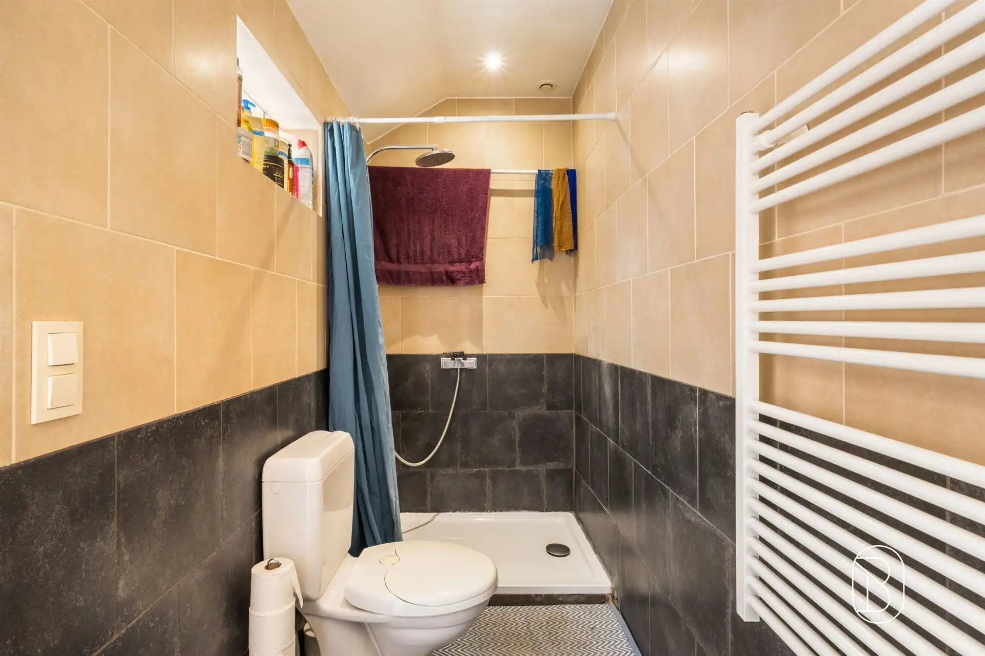 Rustig gelegen woning met 3 slk, bureau en tuin! foto 8