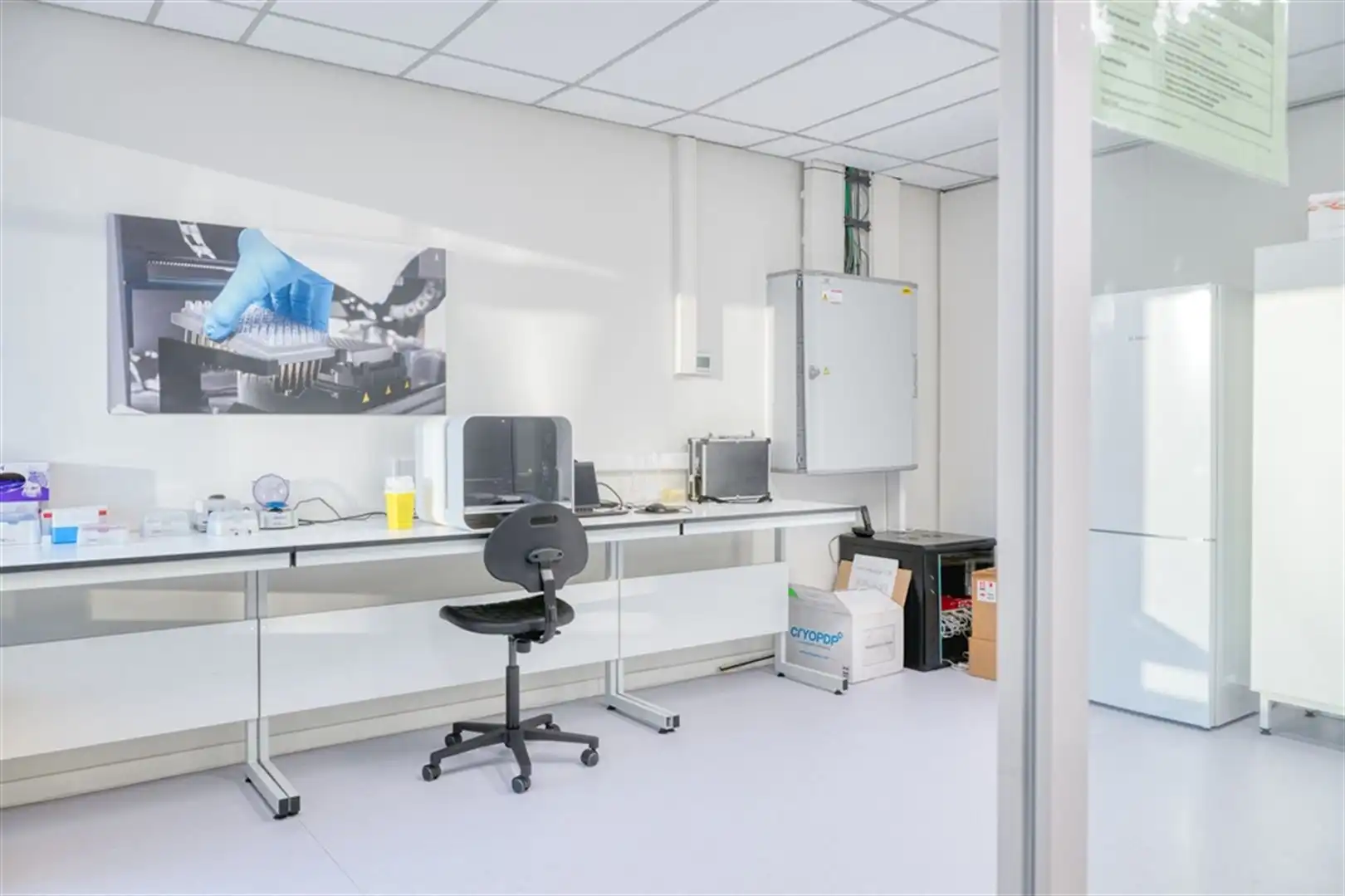 Gelegen aan het klaverblad (E40/E17) foto 9