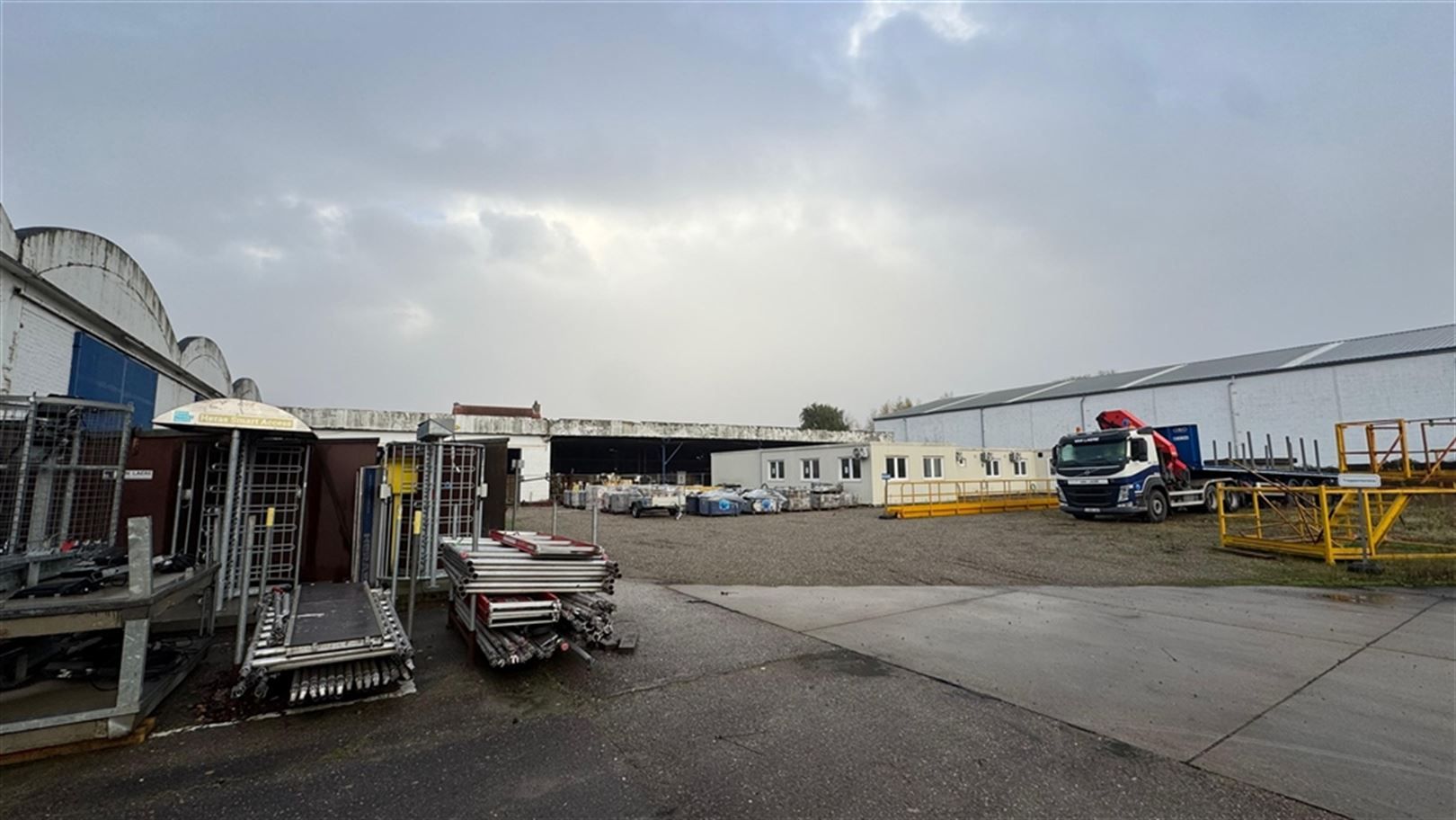 Semi-industrieele site met buitenterrein foto 14