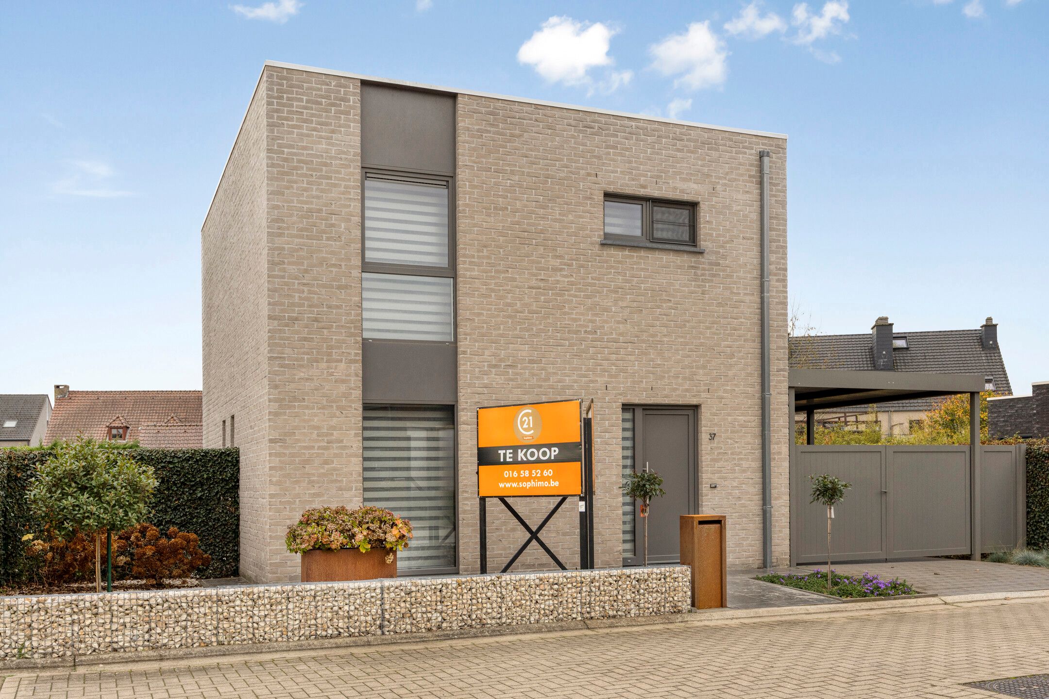 Prachtige recente woning op uitstekende locatie foto 2