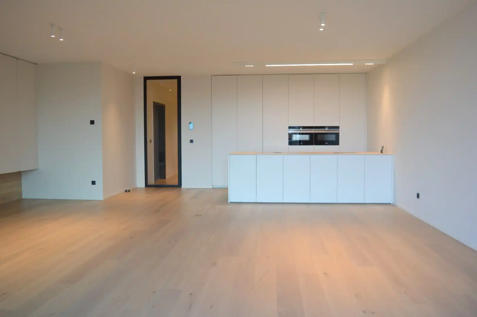 Luxe appartement in het hartje van Kortrijk aan Leie en Broeltorens foto 3