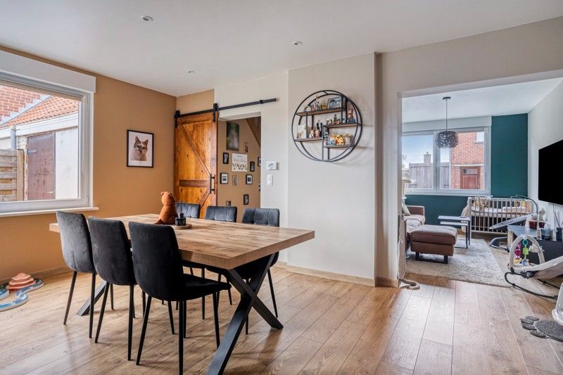 Gerenoveerde halfopen woning met 3 slaapkamers, zonnige tuin en inpandige garage in hartje Wakken! foto 9