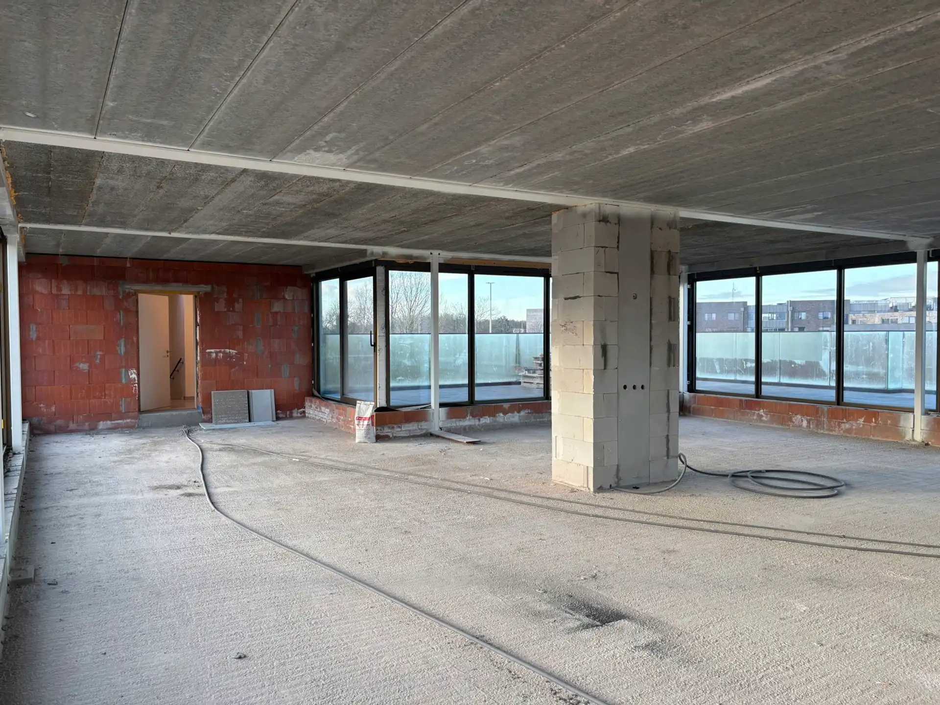 Rooftop horecagelegenheid met veel lichtinval foto 4