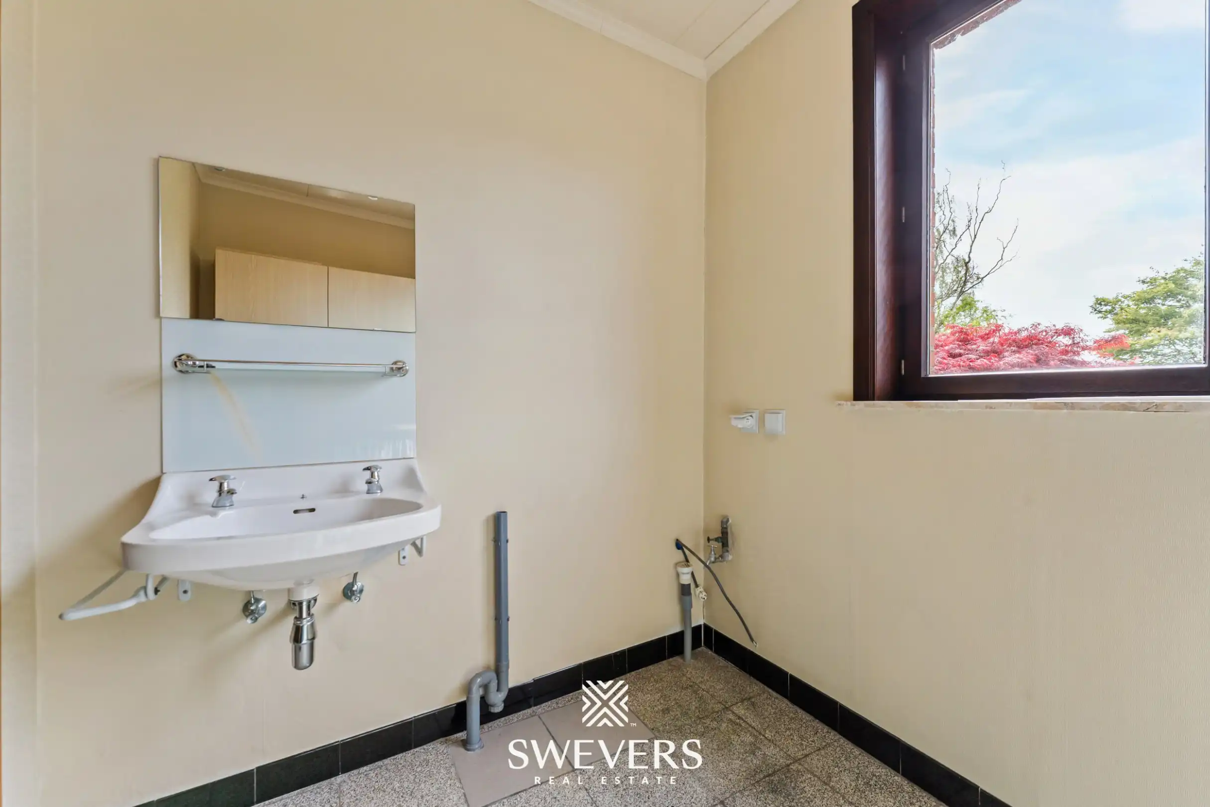 Verrassend ruime woning tot 5 à 6 slaapkamers in het centrum van Zonhoven foto 32