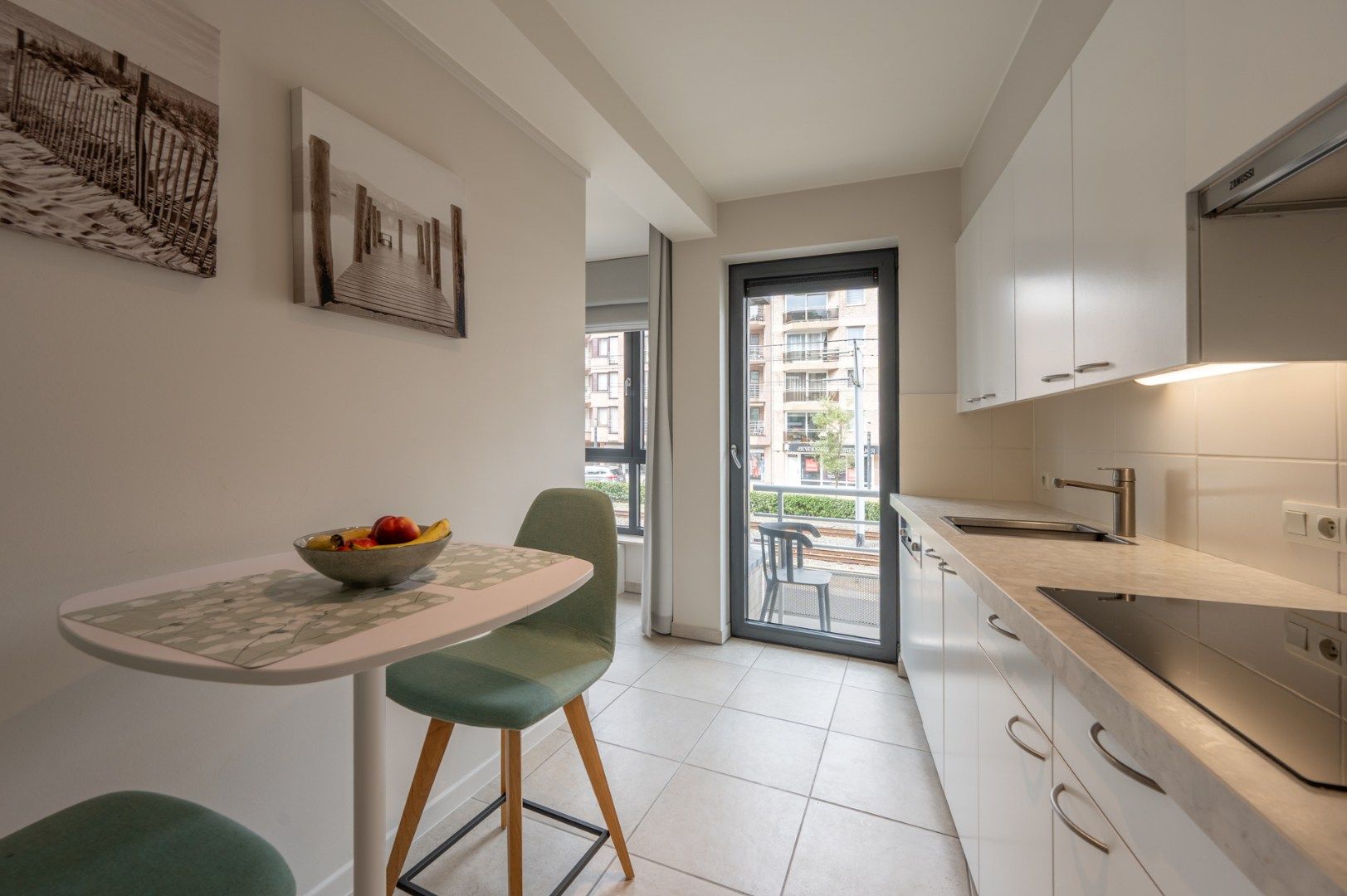Modern appartement te koop in Knokke-Heist – ideale investering of tweede verblijf. foto 5