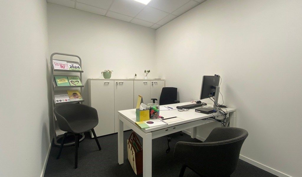 Gemeubelde kantoorruimte te huur in D-One te Kortrijk foto 8