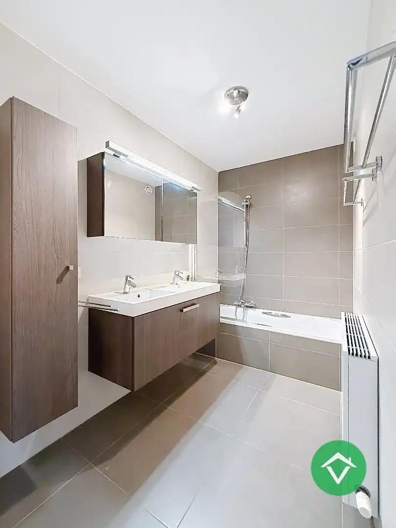 Appartement met 2 slaapkamers en ruim terras te Oostende foto 15