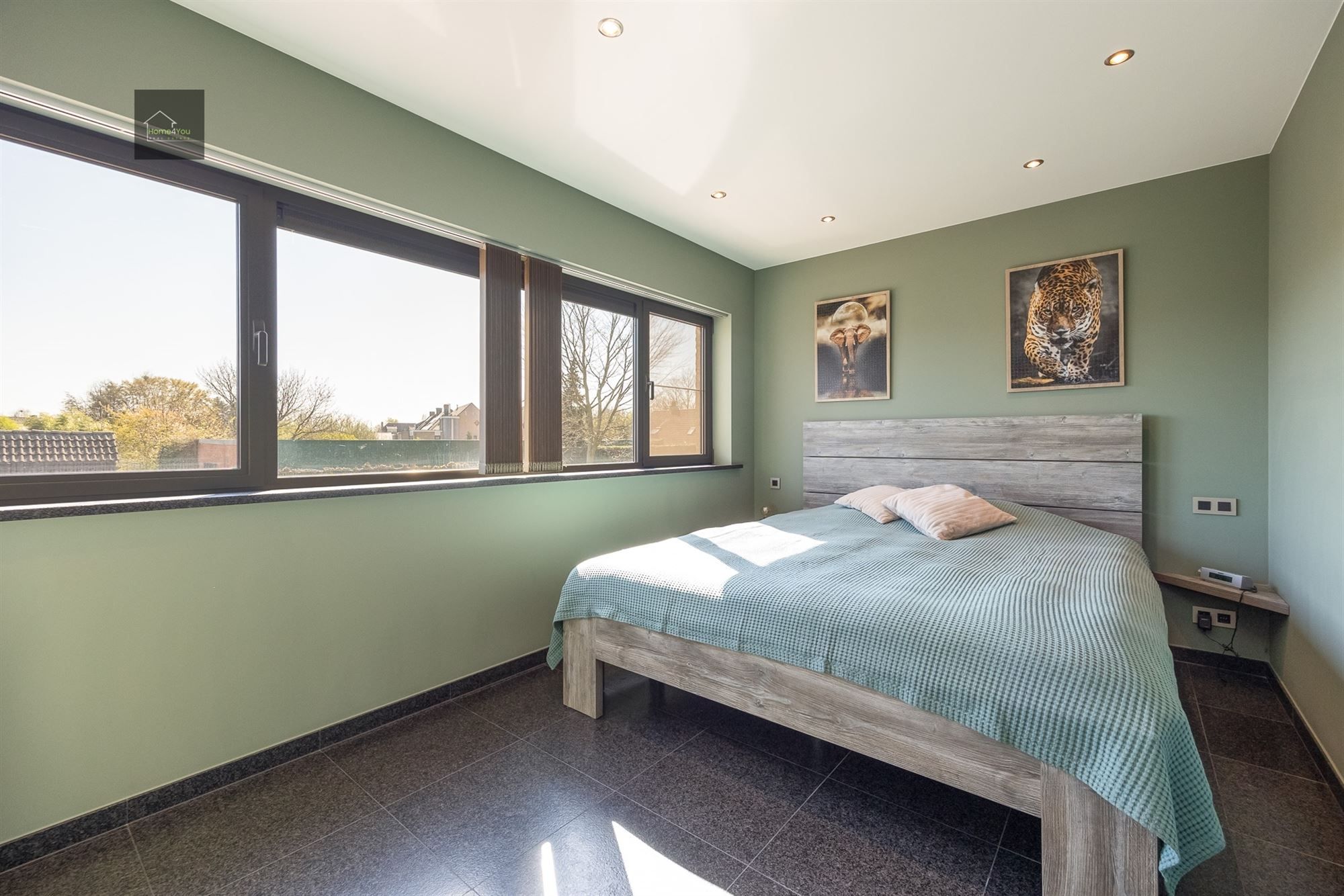 Moderne, energiezuinige halfopen woning in de rustige Vredewijk foto 14