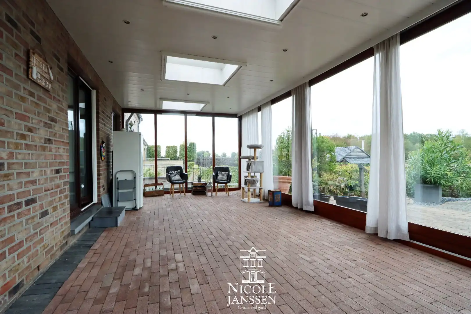 Ruime vrijstaande woning  foto 10