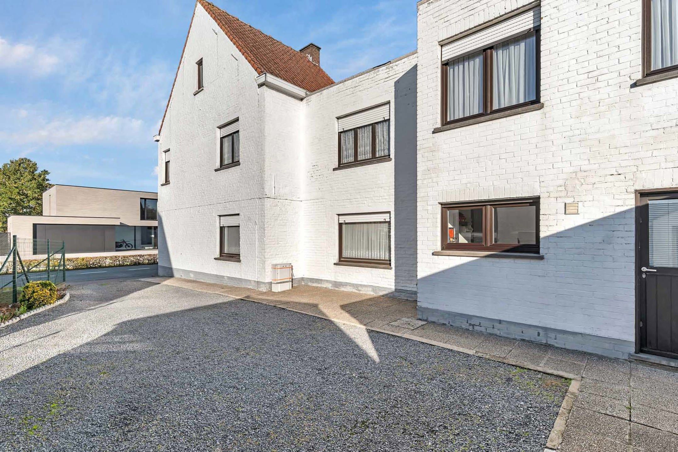 Te renoveren halfopen woning met losstaande garage en grote tuin  foto 15