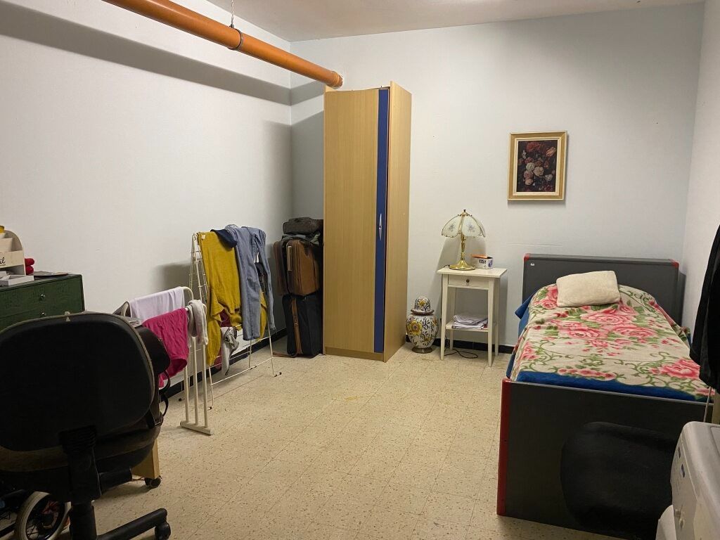 Gelijkvloers ruim appartement te koop in centrum Eeklo foto 8