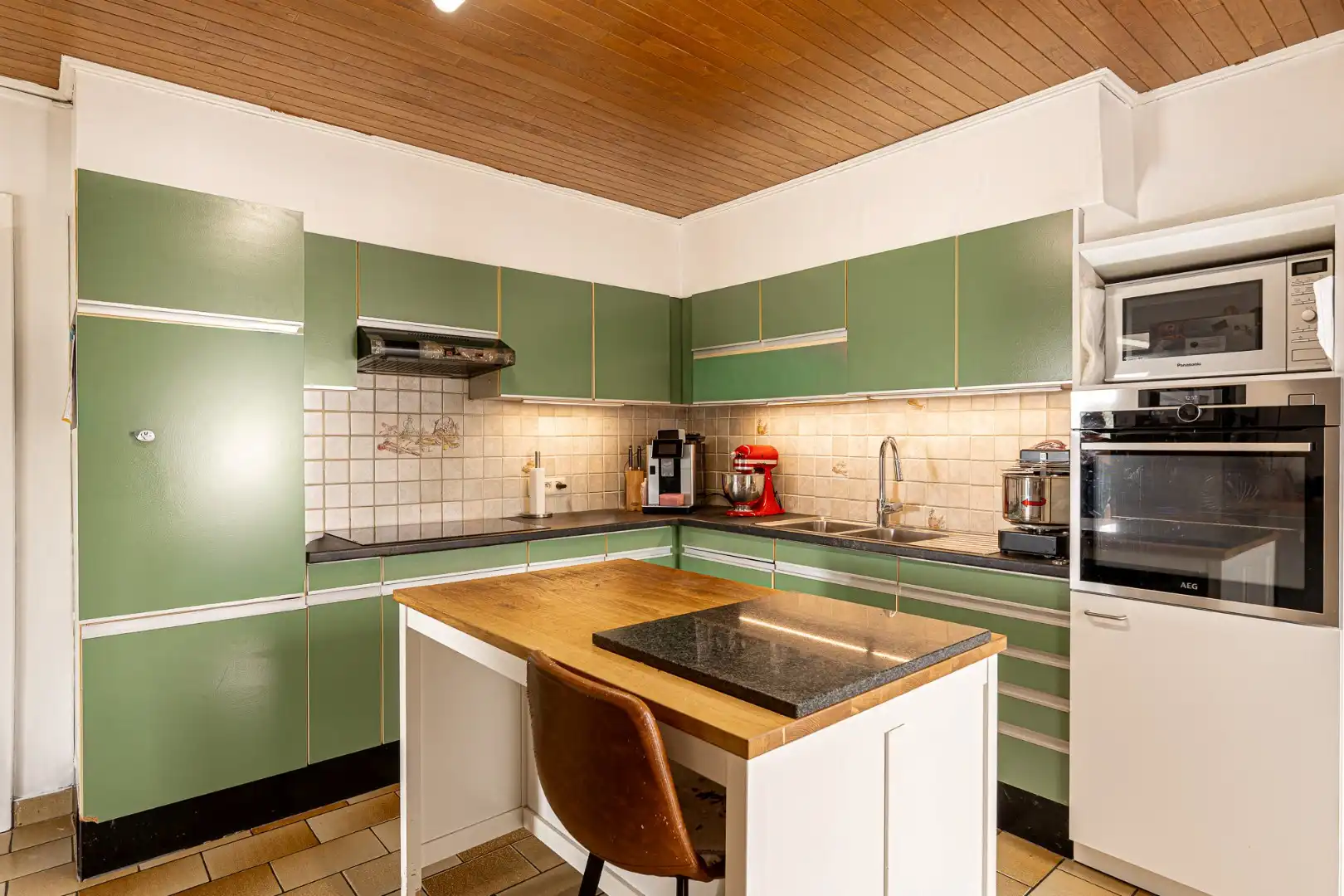 Instapklare halfopen woning met EPC label B, garage en tuin in Ledegem foto 6